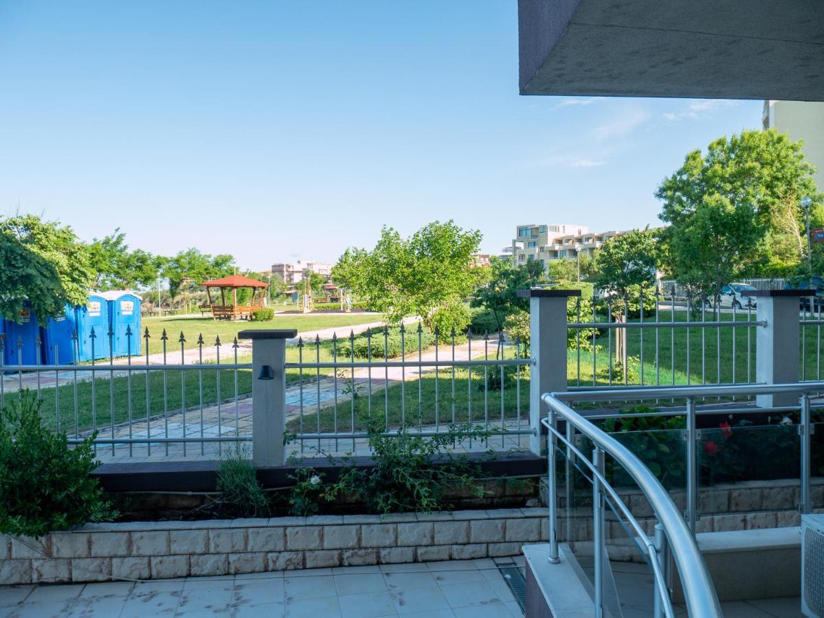 Studios Sea View Primorsko Exterior photo
